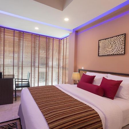 Eleven Trees Maldives Hotel ฮุลฮูมาเล ภายนอก รูปภาพ