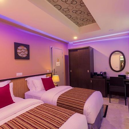 Eleven Trees Maldives Hotel ฮุลฮูมาเล ภายนอก รูปภาพ