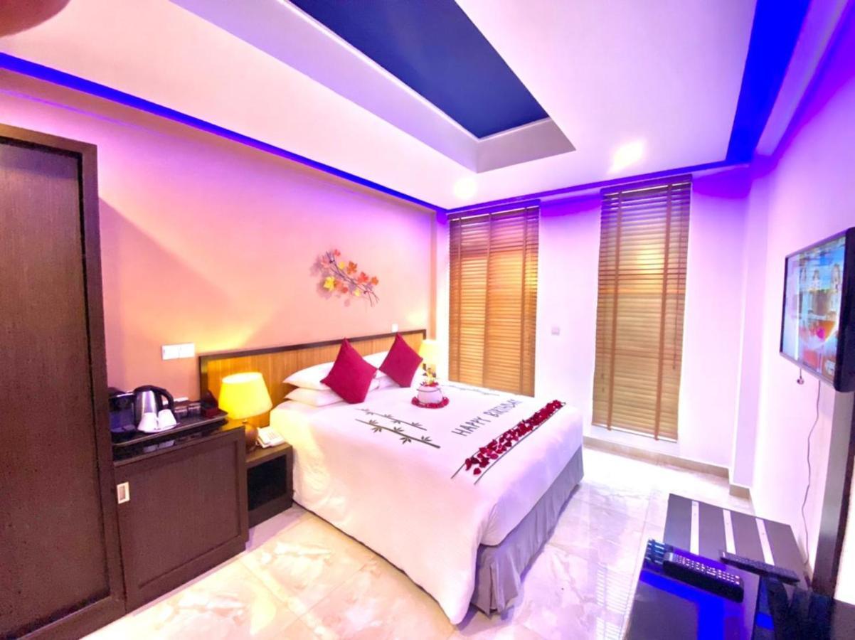 Eleven Trees Maldives Hotel ฮุลฮูมาเล ภายนอก รูปภาพ