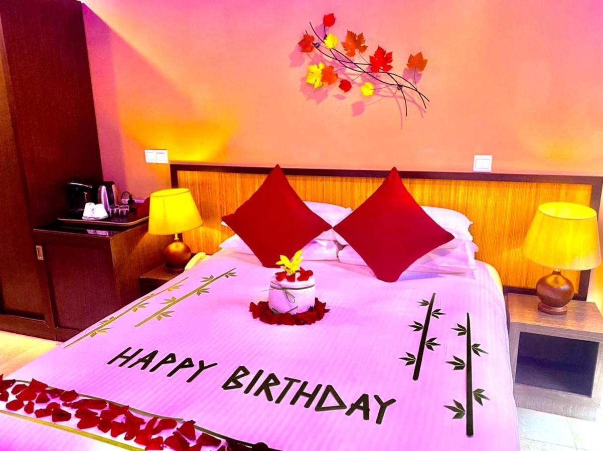 Eleven Trees Maldives Hotel ฮุลฮูมาเล ภายนอก รูปภาพ