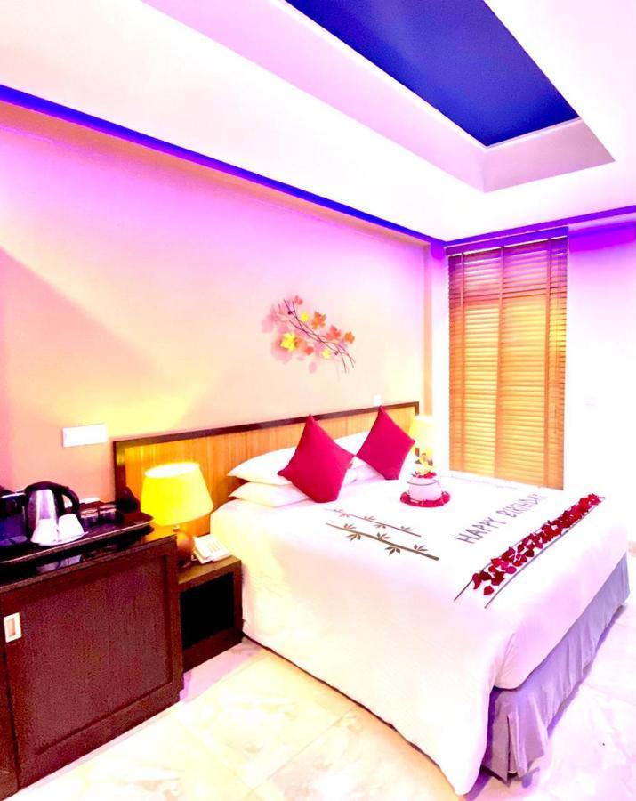 Eleven Trees Maldives Hotel ฮุลฮูมาเล ภายนอก รูปภาพ