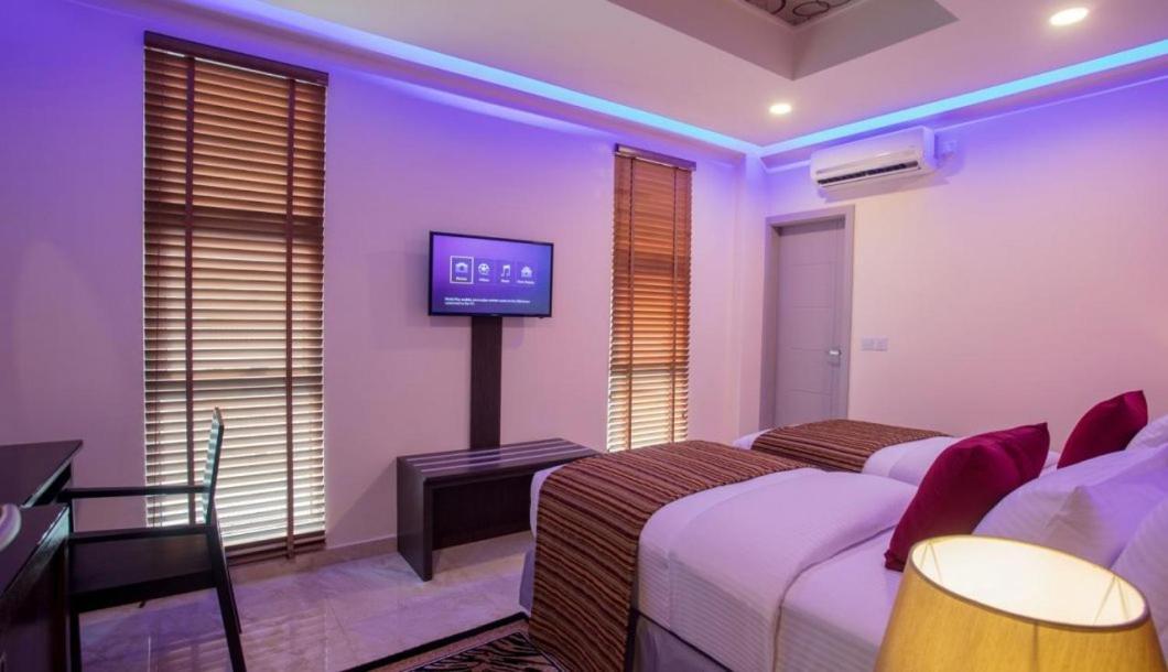 Eleven Trees Maldives Hotel ฮุลฮูมาเล ภายนอก รูปภาพ