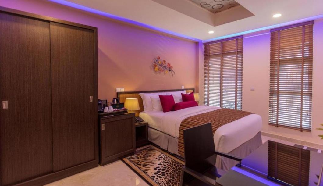 Eleven Trees Maldives Hotel ฮุลฮูมาเล ภายนอก รูปภาพ