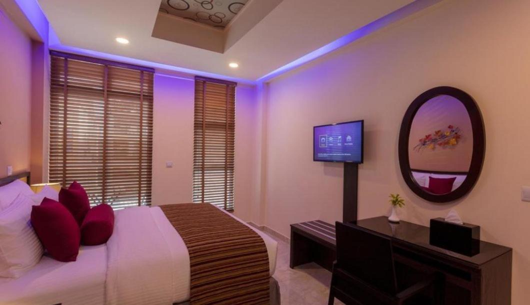 Eleven Trees Maldives Hotel ฮุลฮูมาเล ภายนอก รูปภาพ