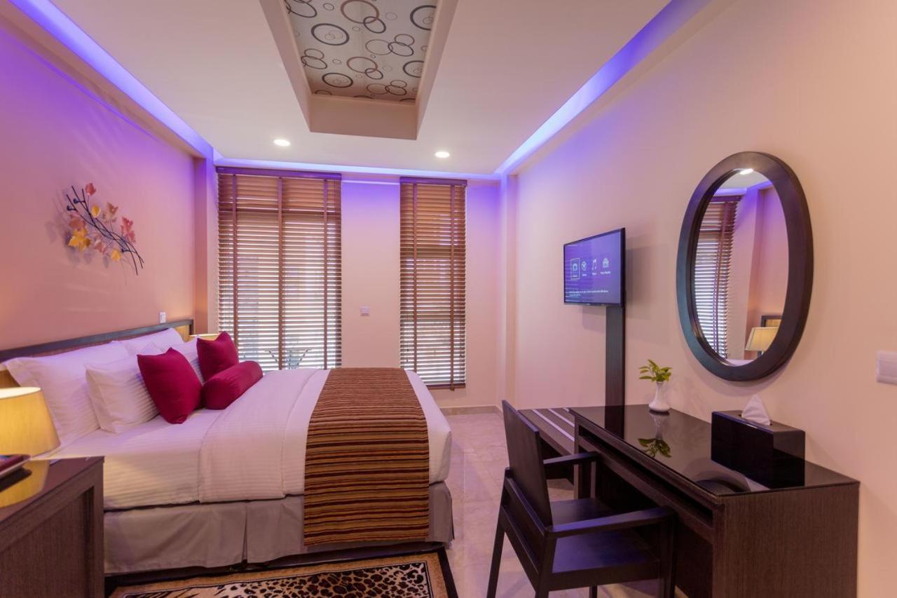Eleven Trees Maldives Hotel ฮุลฮูมาเล ภายนอก รูปภาพ