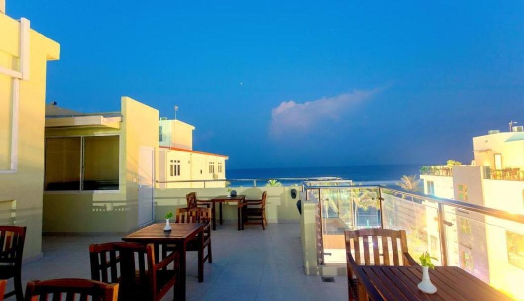 Eleven Trees Maldives Hotel ฮุลฮูมาเล ภายนอก รูปภาพ