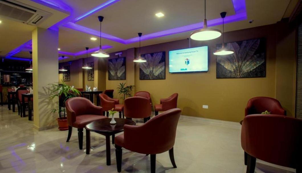 Eleven Trees Maldives Hotel ฮุลฮูมาเล ภายนอก รูปภาพ