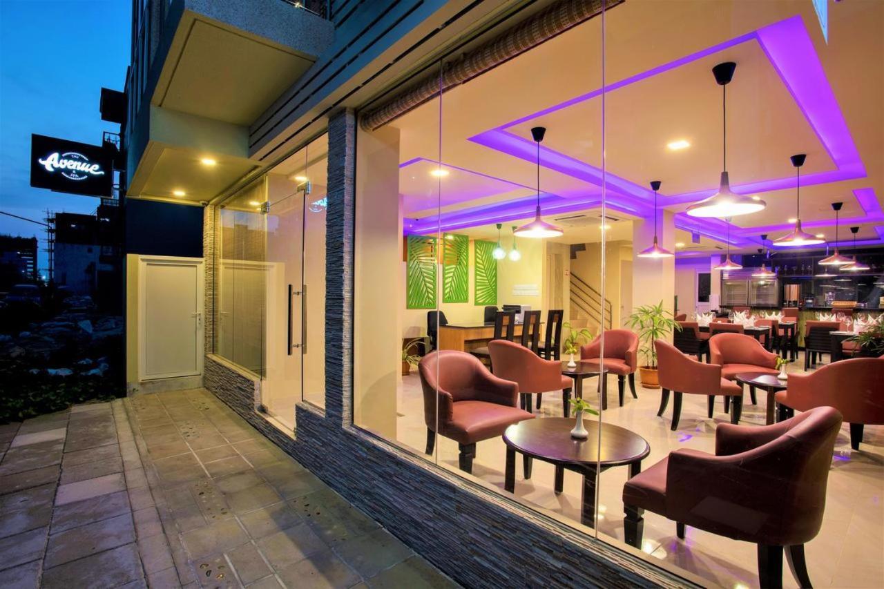Eleven Trees Maldives Hotel ฮุลฮูมาเล ภายนอก รูปภาพ