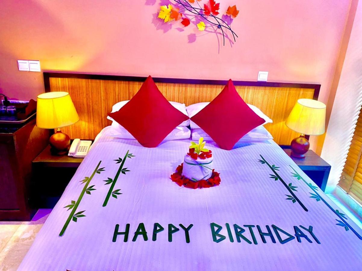 Eleven Trees Maldives Hotel ฮุลฮูมาเล ภายนอก รูปภาพ