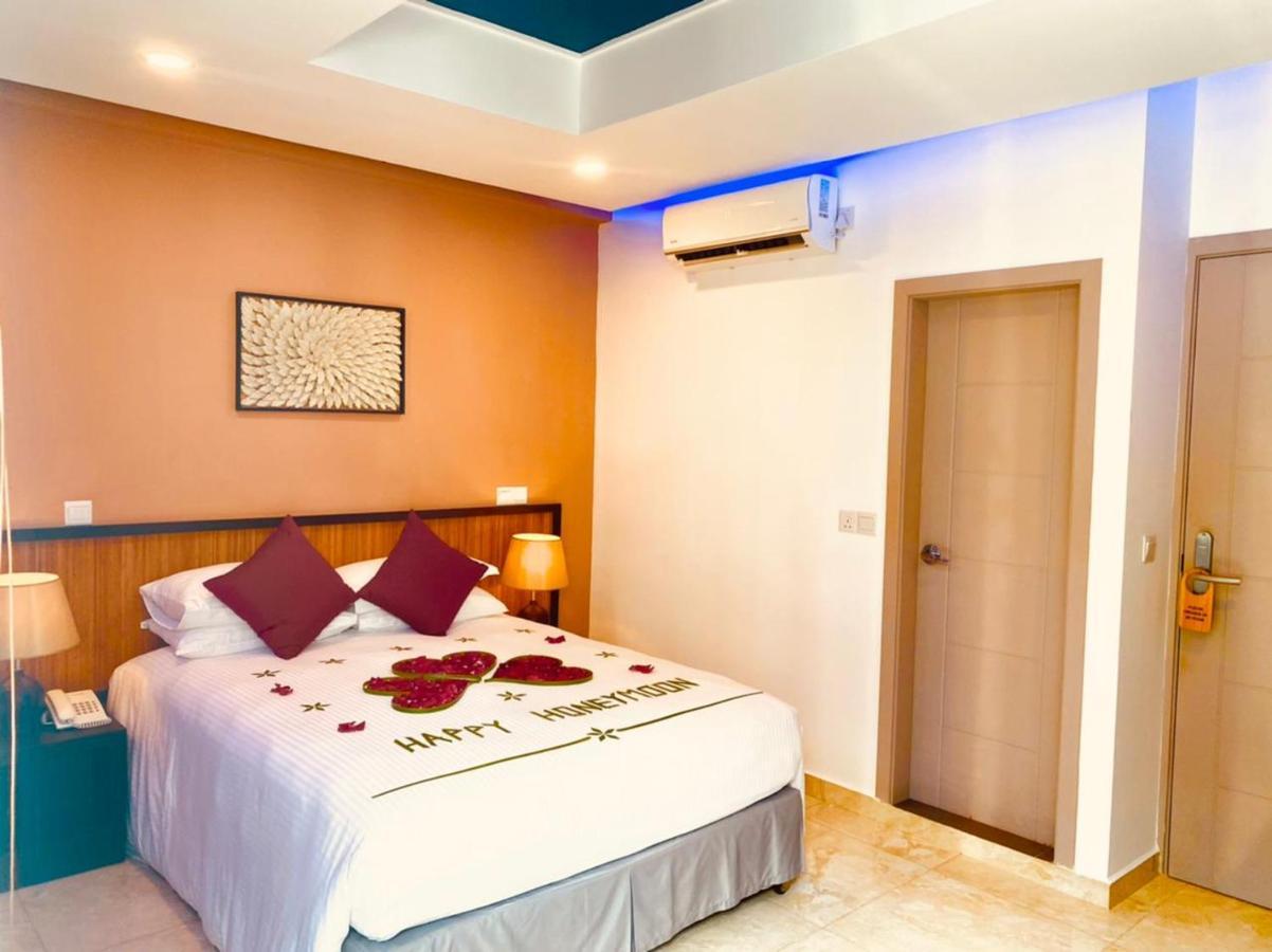 Eleven Trees Maldives Hotel ฮุลฮูมาเล ภายนอก รูปภาพ