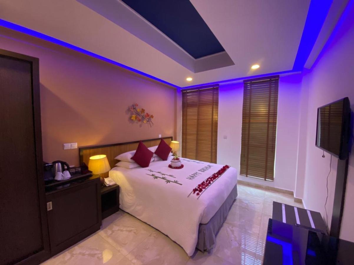 Eleven Trees Maldives Hotel ฮุลฮูมาเล ภายนอก รูปภาพ