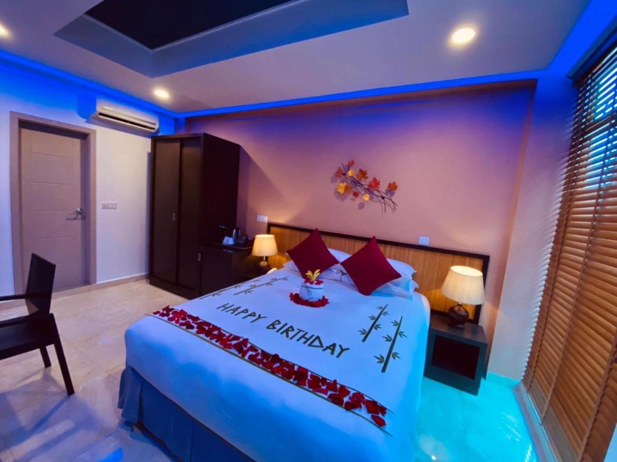 Eleven Trees Maldives Hotel ฮุลฮูมาเล ภายนอก รูปภาพ