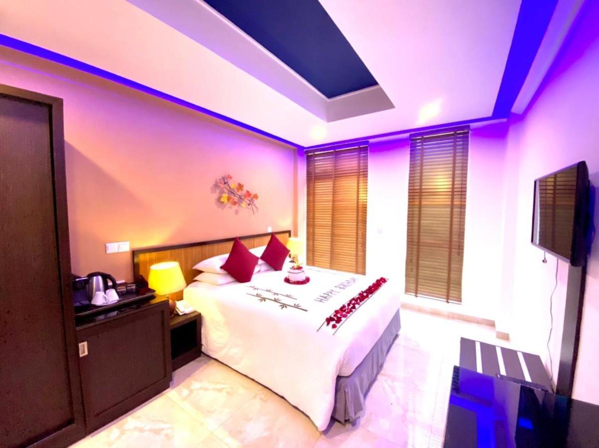 Eleven Trees Maldives Hotel ฮุลฮูมาเล ภายนอก รูปภาพ