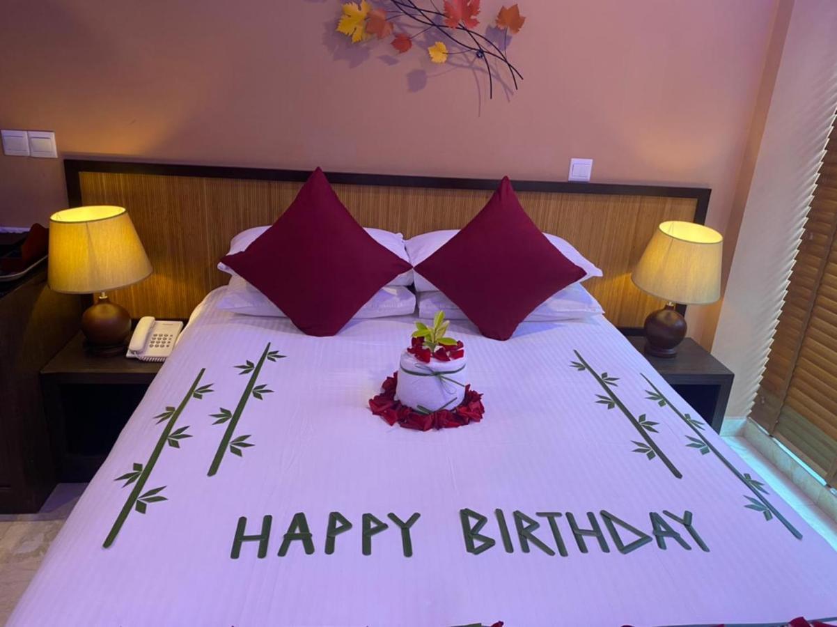 Eleven Trees Maldives Hotel ฮุลฮูมาเล ภายนอก รูปภาพ