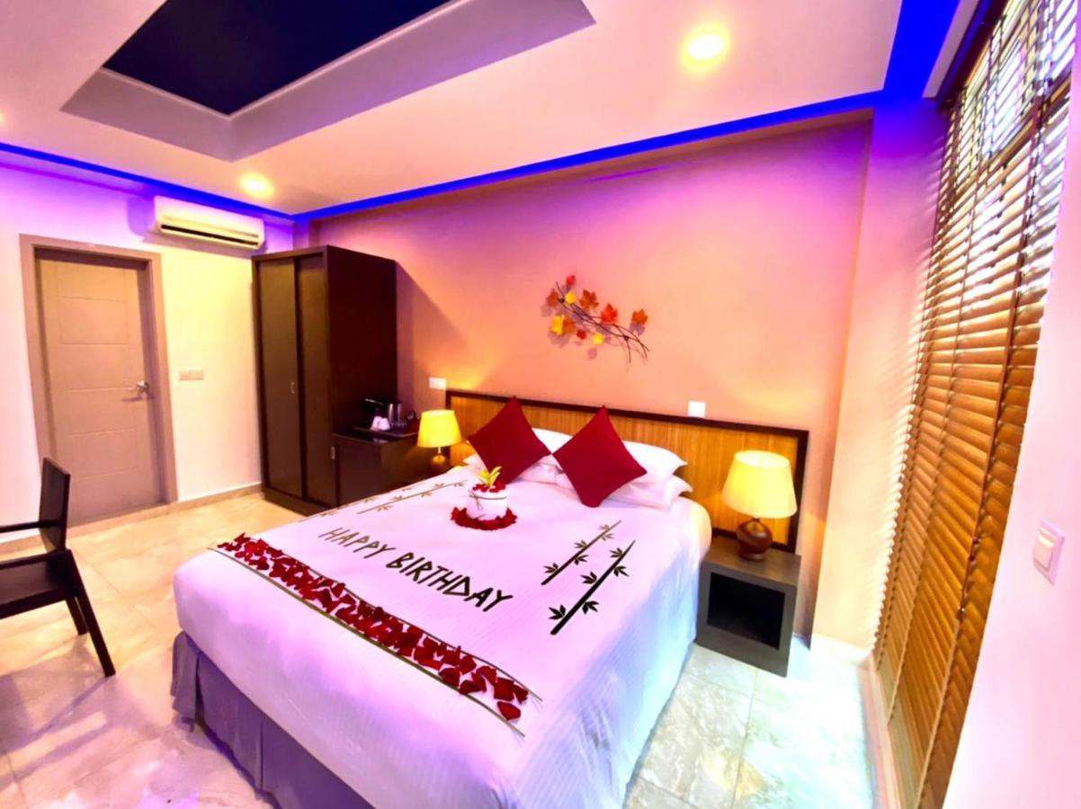 Eleven Trees Maldives Hotel ฮุลฮูมาเล ภายนอก รูปภาพ