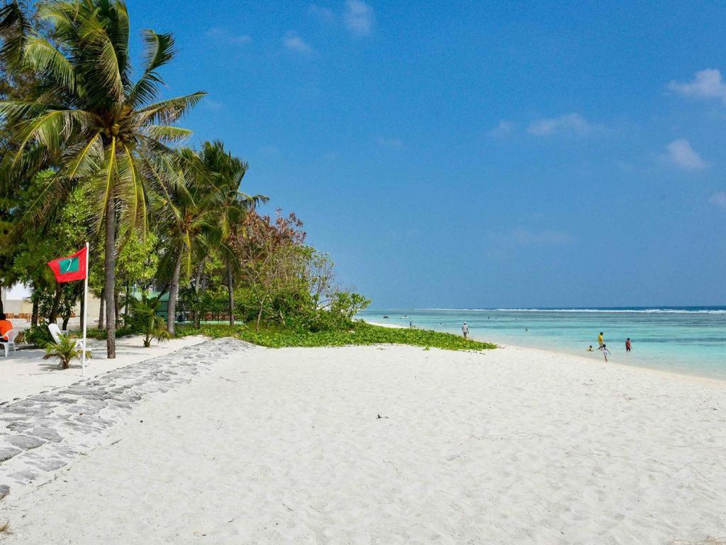 Eleven Trees Maldives Hotel ฮุลฮูมาเล ภายนอก รูปภาพ